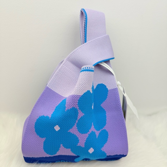NWT Cute Blue Flower Compact Stylish Essentials Handheld Bag - Picture 7 of 8